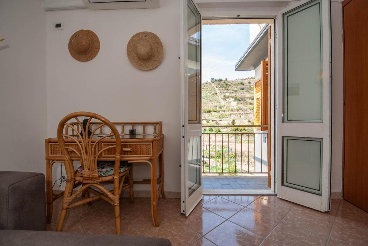 Luxury Seaview Apartments Manarola By Arbaspaa Exterior photo
